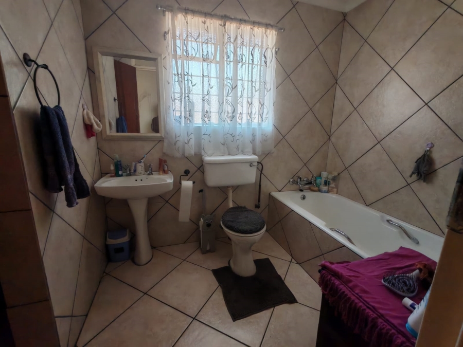 5 Bedroom Property for Sale in Sasolburg Ext 10 Free State